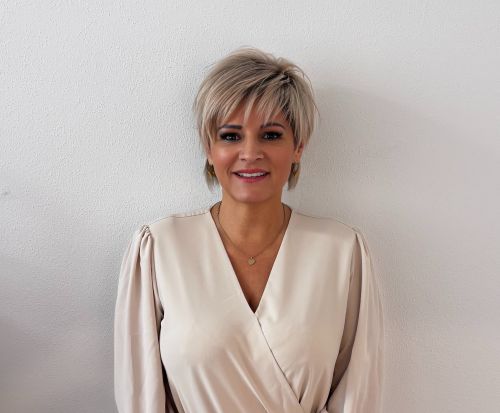 Frau Natalie Schreck